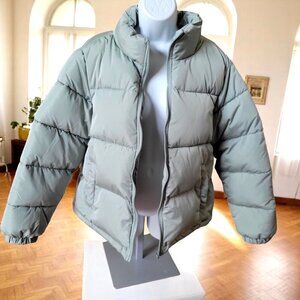 Forever 21 Puffer Jacket  Zipper Closure  in Sage Green - L